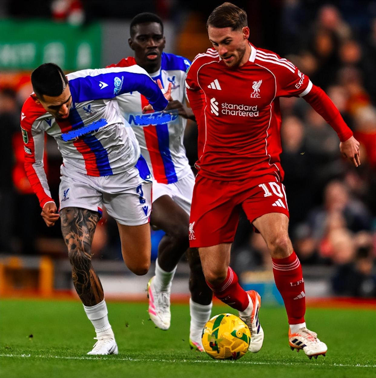 哈德斯菲尔德主场逼平埃弗顿，保持不败()