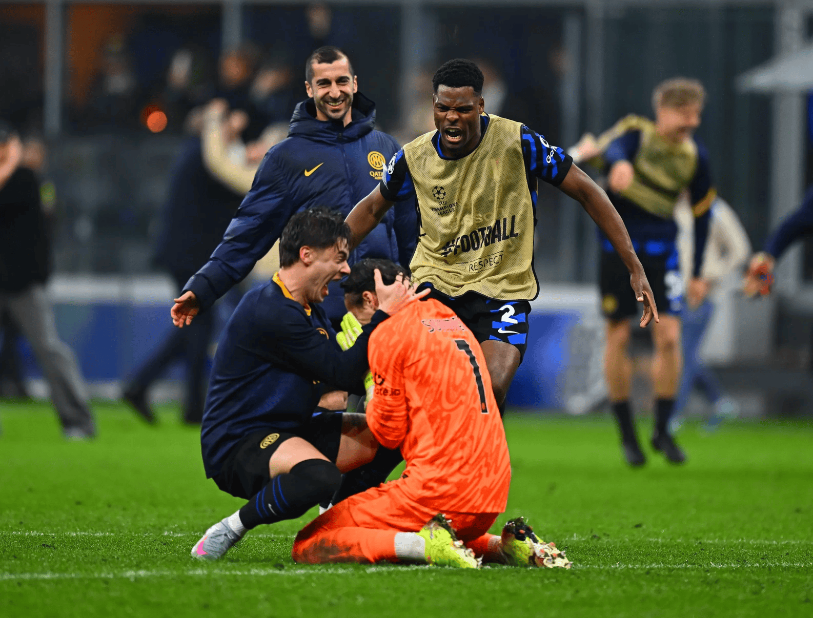 AC米兰遭遇连败，欧冠资格岌岌可危()